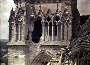Bomb Damage to the Cathedrale Saint-Gervais-et-Saint-Protais, Soissons, Aisne, France, 1917